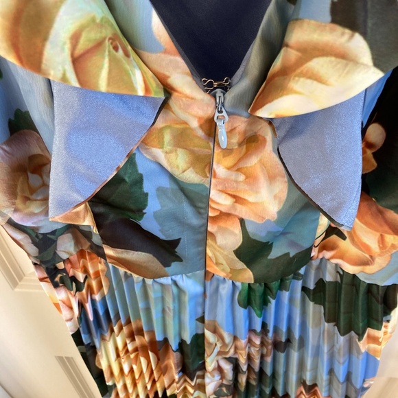 Chi Chi London Floral Print Ruffle Pleated Midi Dress in Blue EUC Sz M (UK 14) - Picture 6 of 11